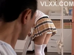 Bố dượng khốn nạn và hai ái nữ xinh đẹp